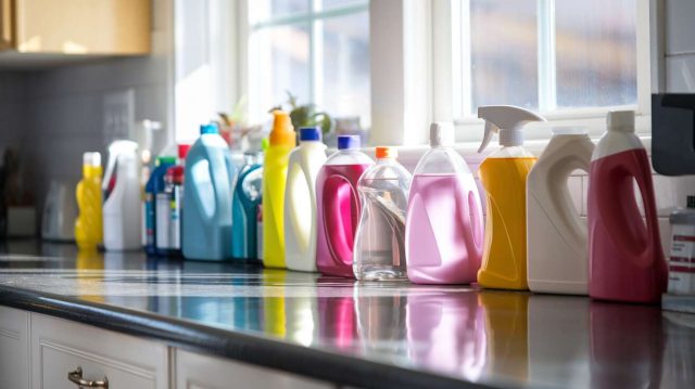 1758264397-la-verite-sur-les-produits-menagers-cette-simple-astuce-est-la-plus-efficace.jpg La vérité sur les produits ménagers : cette simple astuce est la plus efficace